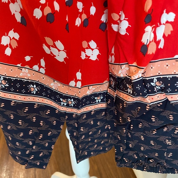 LOFT Tulip 🌷 Long Sleeve Top - Picture 8 of 10